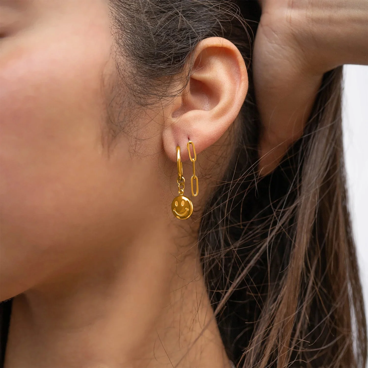 18K Gold PVD Paperclip Earrings - Image 4