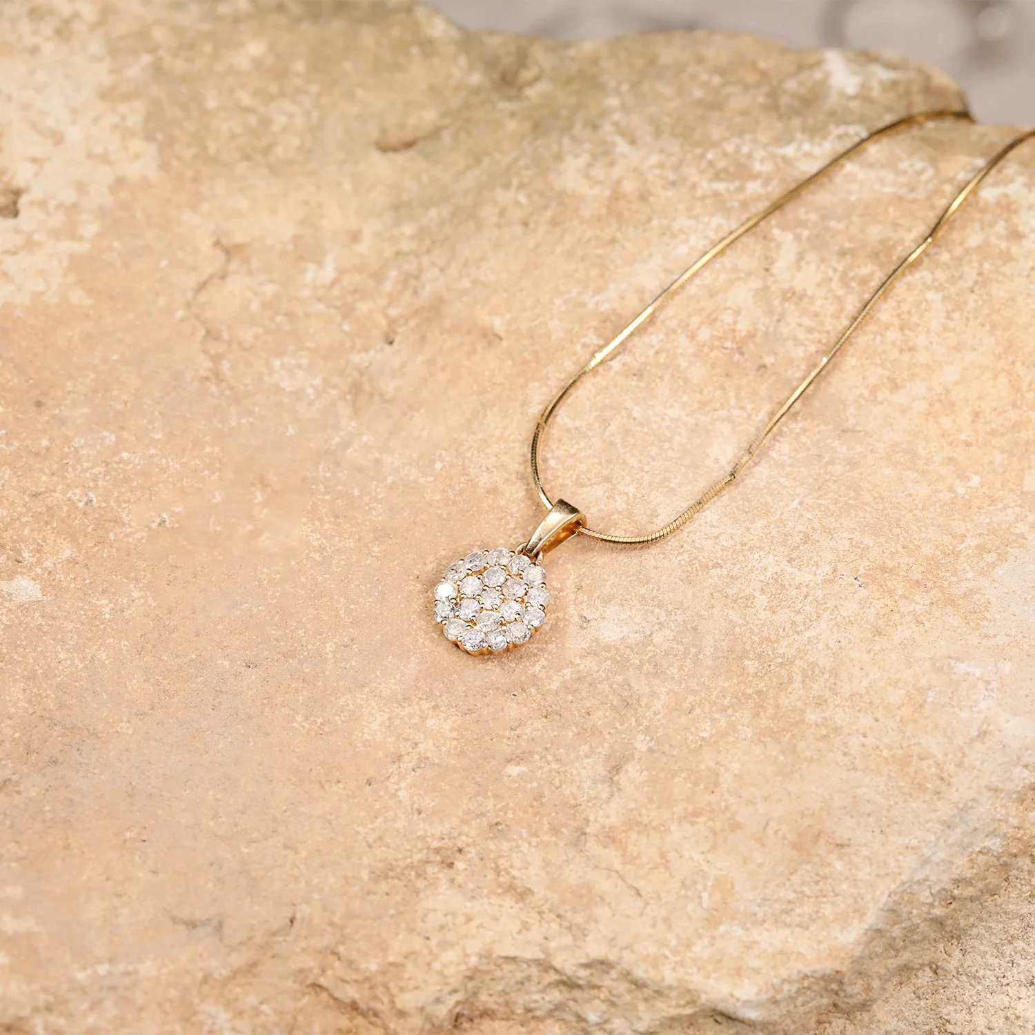 Cluster Pendant 20 Diamond - Image 3