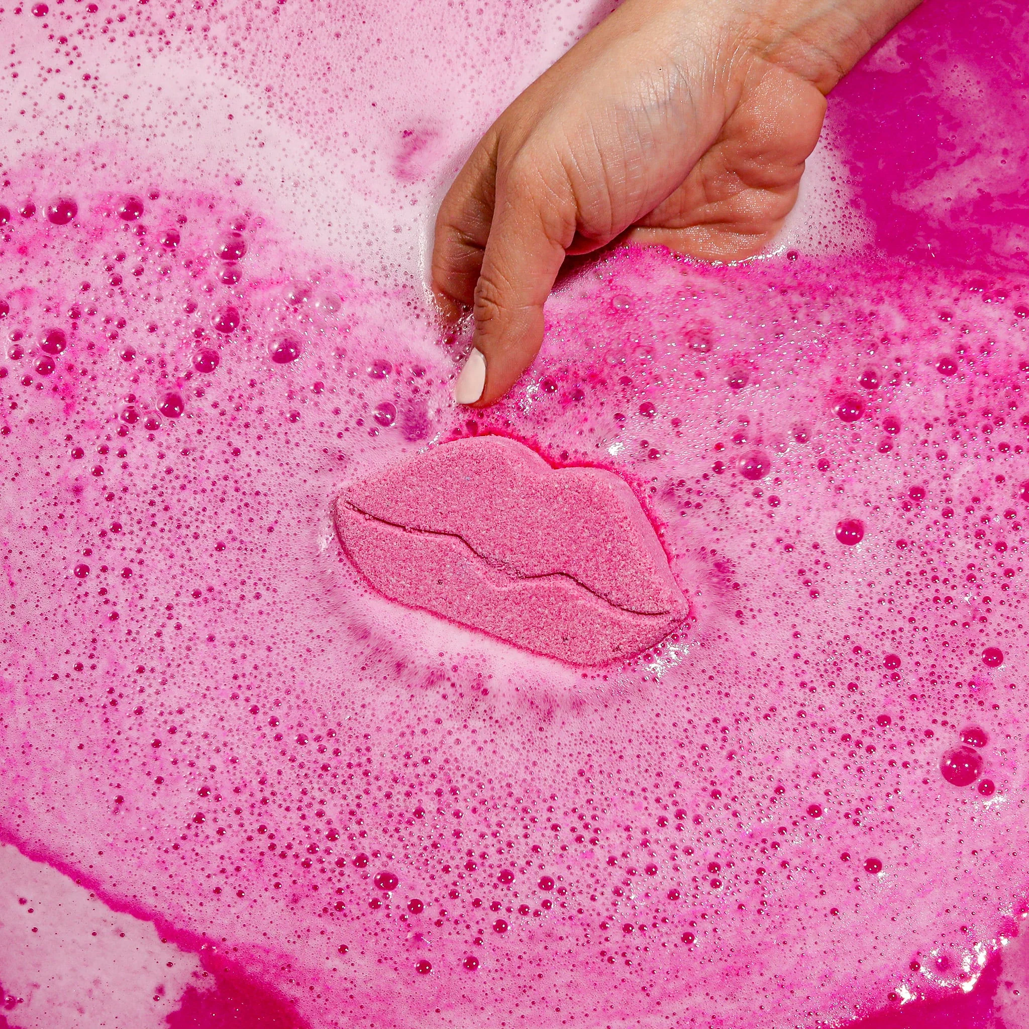 Kiss Me Luxury Bath Bomb + Genuine Diamond - Image 5